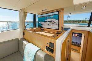 2022 Beneteau Swift Trawler thumbnail 30