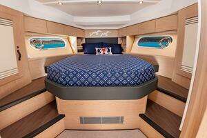 2022 Beneteau Swift Trawler thumbnail 33