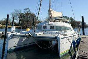 2005 Lagoon 380S thumbnail 4