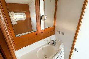 2005 Lagoon 380S thumbnail 44
