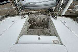 2004 Beneteau 57 Center Cockpit thumbnail 26