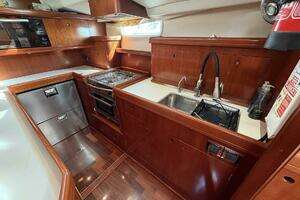 2004 Beneteau 57 Center Cockpit thumbnail 49