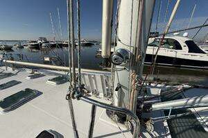 2004 Beneteau 57 Center Cockpit thumbnail 19