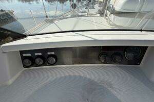 2004 Beneteau 57 Center Cockpit thumbnail 88