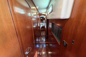 2004 Beneteau 57 Center Cockpit thumbnail 63