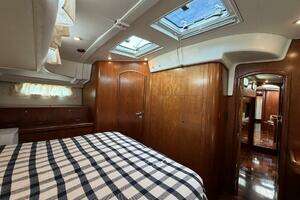 2004 Beneteau 57 Center Cockpit thumbnail 57