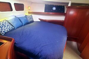 Kissed Some Frogs 42ft Beneteau Yacht For Sale