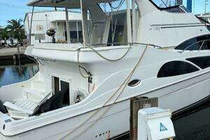 2005 Carver 41 CMY Cockpit Motoryacht thumbnail 5