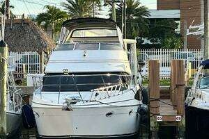 2005 Carver 41 CMY Cockpit Motoryacht thumbnail 4