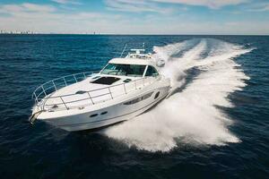 RECON ROYALE 61ft Sea Ray Yacht For Sale
