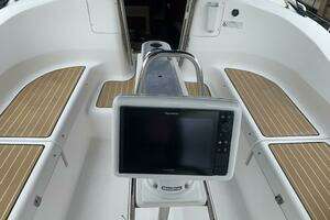 2011 Hunter 45DS thumbnail 9