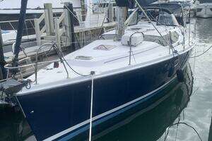 2011 Hunter 45DS thumbnail 1