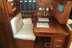 2001 Tartan 3700 thumbnail 19
