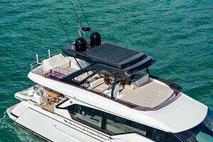 2024 Ferretti Yachts 720 thumbnail 19
