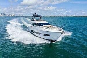 2024 Ferretti Yachts 720 thumbnail 12