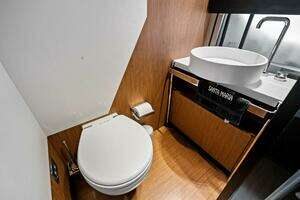 2024 Ferretti Yachts 720 thumbnail 75