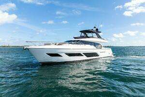 2024 Ferretti Yachts 720 thumbnail 7