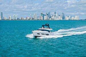 2024 Ferretti Yachts 720 thumbnail 8