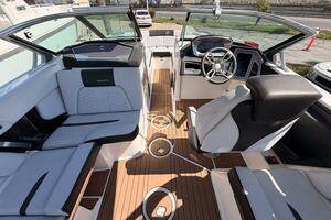 2021 Mastercraft X24 thumbnail 2