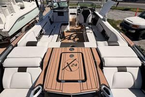 2021 Mastercraft X24 thumbnail 5