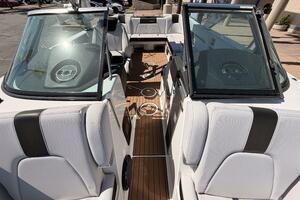 2021 Mastercraft X24 thumbnail 8