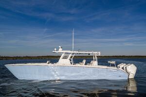 40FT (12.19M) INVINCIBLE yacht for sale