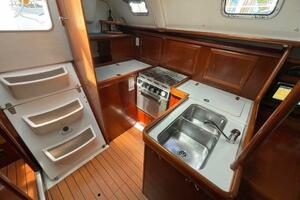 Juliana 33ft Beneteau Yacht For Sale
