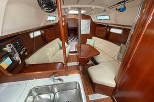 Juliana 33ft Beneteau Yacht For Sale