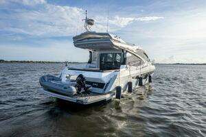 2017 Galeon 560 Sky thumbnail 9