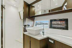 2017 Galeon 560 Sky thumbnail 37