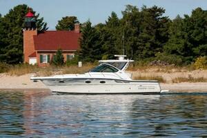 2005 Tiara Yachts 3200 OPEN thumbnail 1
