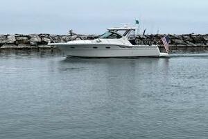 2005 Tiara Yachts 3200 OPEN thumbnail 37