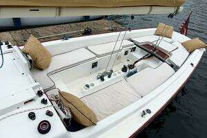 2008 e Sailing Yachts e33 thumbnail 7