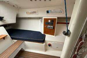 2008 e Sailing Yachts e33 thumbnail 15