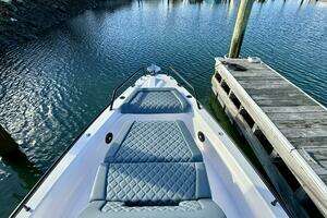 2023 Axopar 37 Cross Cabin thumbnail 17