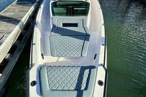 2023 Axopar 37 Cross Cabin thumbnail 12