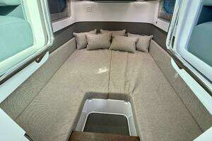 2023 Axopar 37 Cross Cabin thumbnail 37