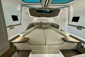 2023 Axopar 37 Cross Cabin thumbnail 34