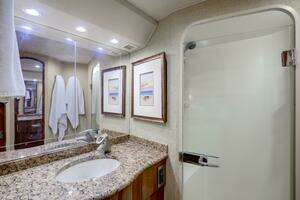2007 Viking 56 Convertible thumbnail 8