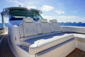 2024 Tiara Yachts 48 LS thumbnail 22