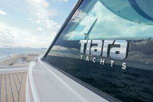 2024 Tiara Yachts 48 LS thumbnail 18