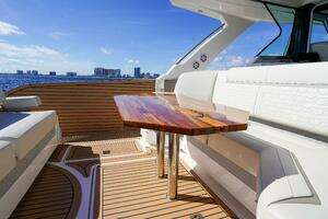 2024 Tiara Yachts 48 LS thumbnail 14