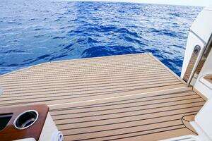 2024 Tiara Yachts 48 LS thumbnail 15
