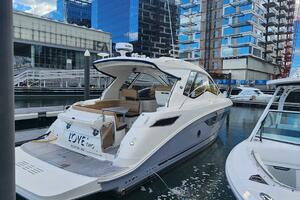 Love 35ft Sea Ray Yacht For Sale