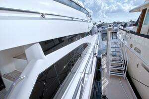 2005 Neptunus 62 Flybridge thumbnail 10