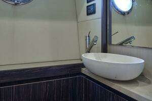2017 Azimut 72 Flybridge thumbnail 42