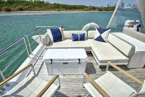2017 Azimut 72 Flybridge thumbnail 12