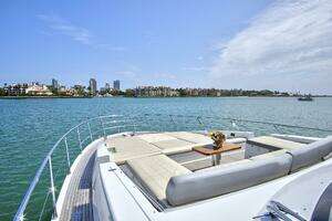 2017 Azimut 72 Flybridge thumbnail 20