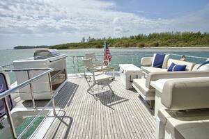 2017 Azimut 72 Flybridge thumbnail 10