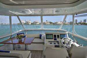 2017 Azimut 72 Flybridge thumbnail 15